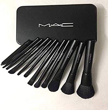 MAC Wet powder brush